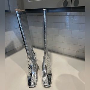NWT ZARA LAMINATED SILVER METALLIC HEELED KNEE HIGH BOOTS SIZE 39/8